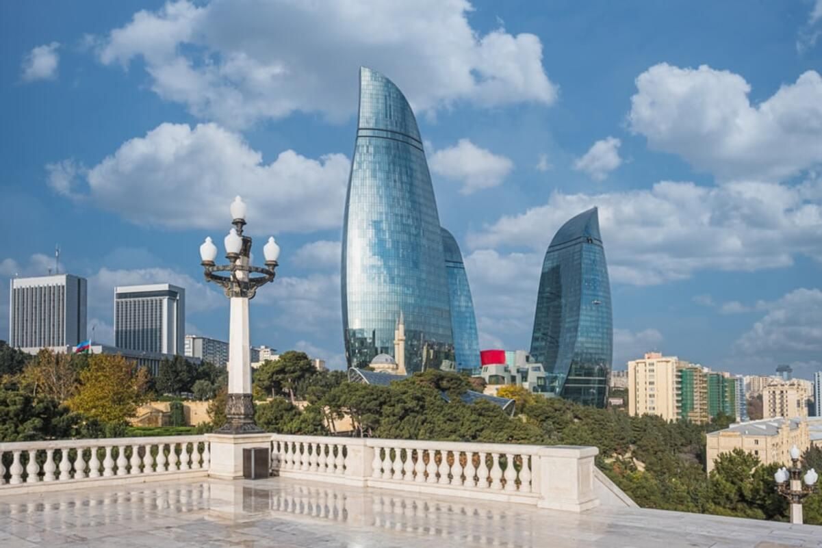 Азербайджан открыл границы для украинцев: за сколько можно улететь в Баку - Travel