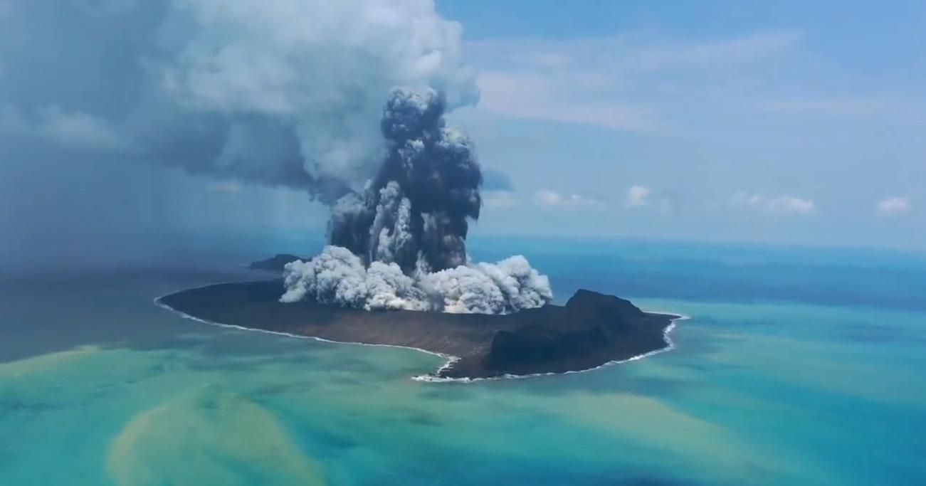Через виверження вулкана під воду пішов майже весь острів Тонга: який вигляд має зараз - Travel Через виверження вулкана під воду пішов майже весь острів Тонга: який вигляд має зараз - Travel