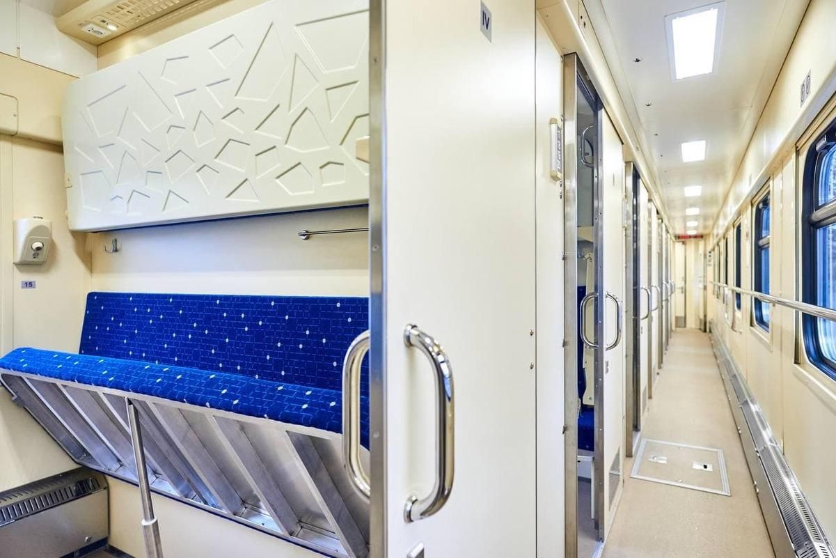 Пульт освітлення, сенсорний злив у вбиральні й не тільки: "Укрзалізниця" показала нові вагони - Travel Пульт освітлення, сенсорний злив у вбиральні й не тільки: "Укрзалізниця" показала нові вагони - Travel