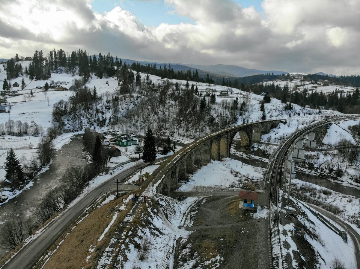 Старий австрійський міст та лижні трампліни: незвичайні локації Ворохти - Travel Старий австрійський міст та лижні трампліни: незвичайні локації Ворохти - Travel