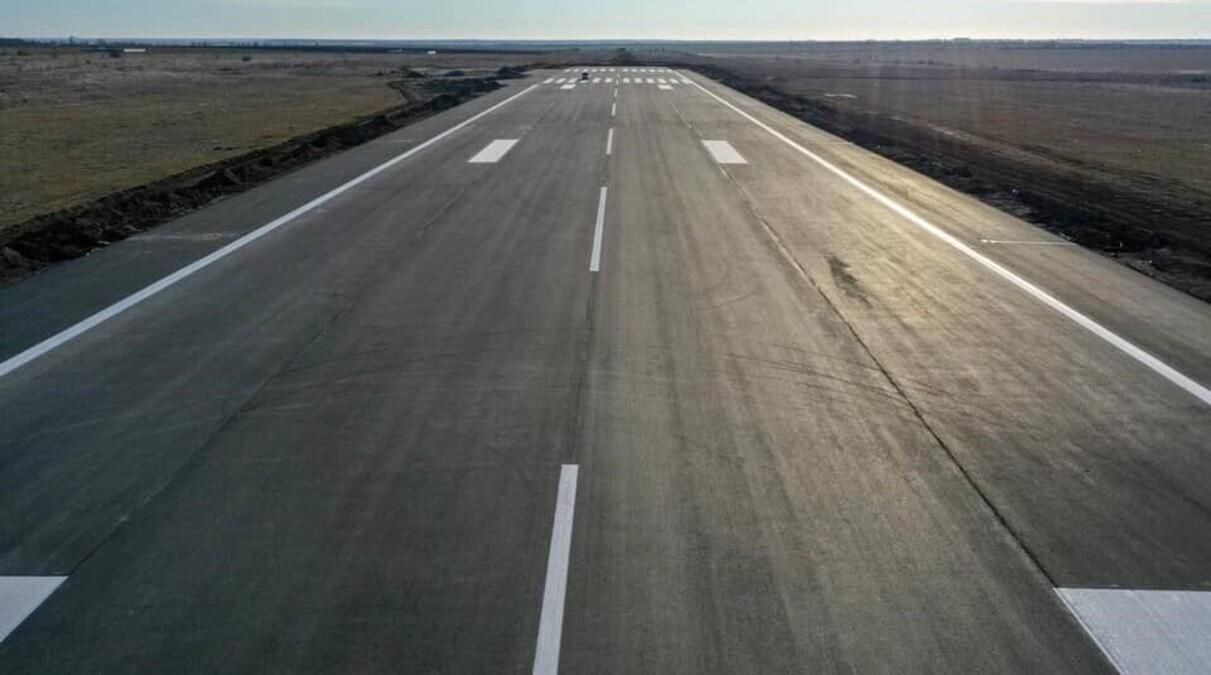 В Херсонському аеропорту завершують реконструкцію смуги: який вигляд вона має - Travel