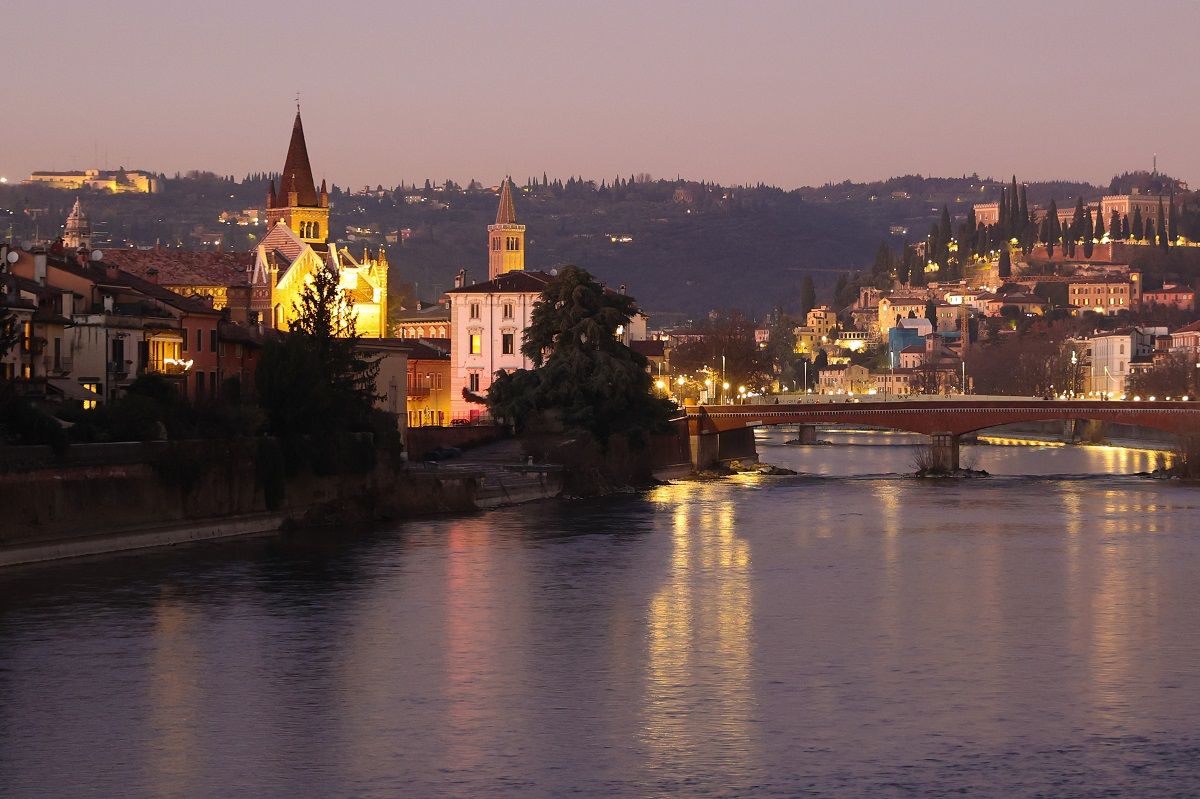 Куди поїхати в Італії 2025 - відомі місця у Вероні, які потрібно побачити - Travel Куди поїхати в Італії 2025 - відомі місця у Вероні, які потрібно побачити - Travel