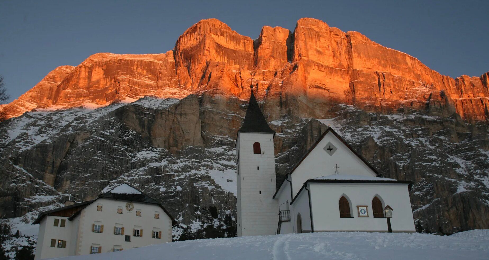 Самый красивый восход солнца в мире можно увидеть в Доломитовых Альпах Самый красивый восход солнца в мире можно увидеть в Доломитовых Альпах