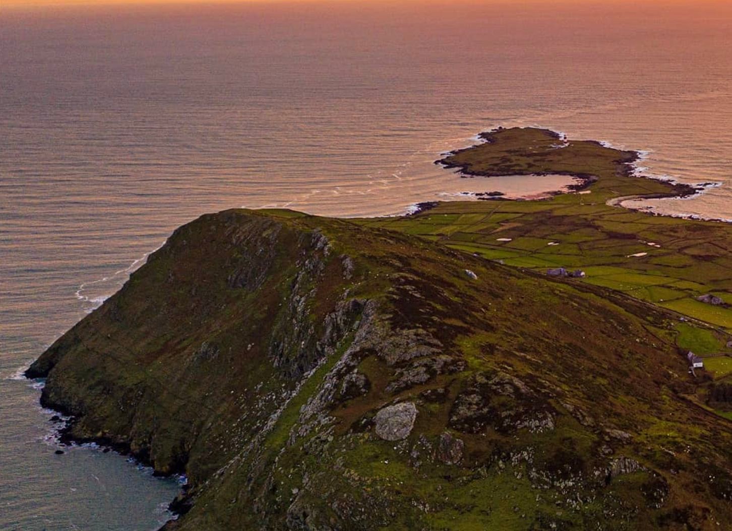 Остров Бардси является наименее заселенным в Великобритании - чем здесь заняться туристам