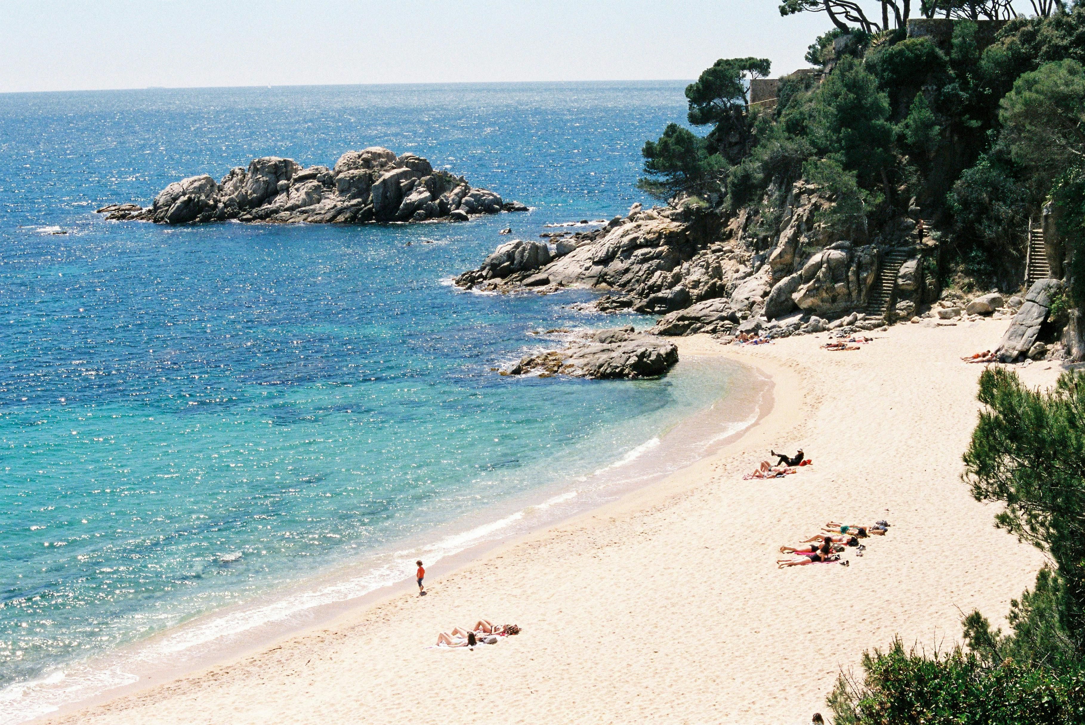 Пляж, де дуже мало туристів - його називають прихованою перлиною Іспанії - Travel Пляж, де дуже мало туристів - його називають прихованою перлиною Іспанії - Travel