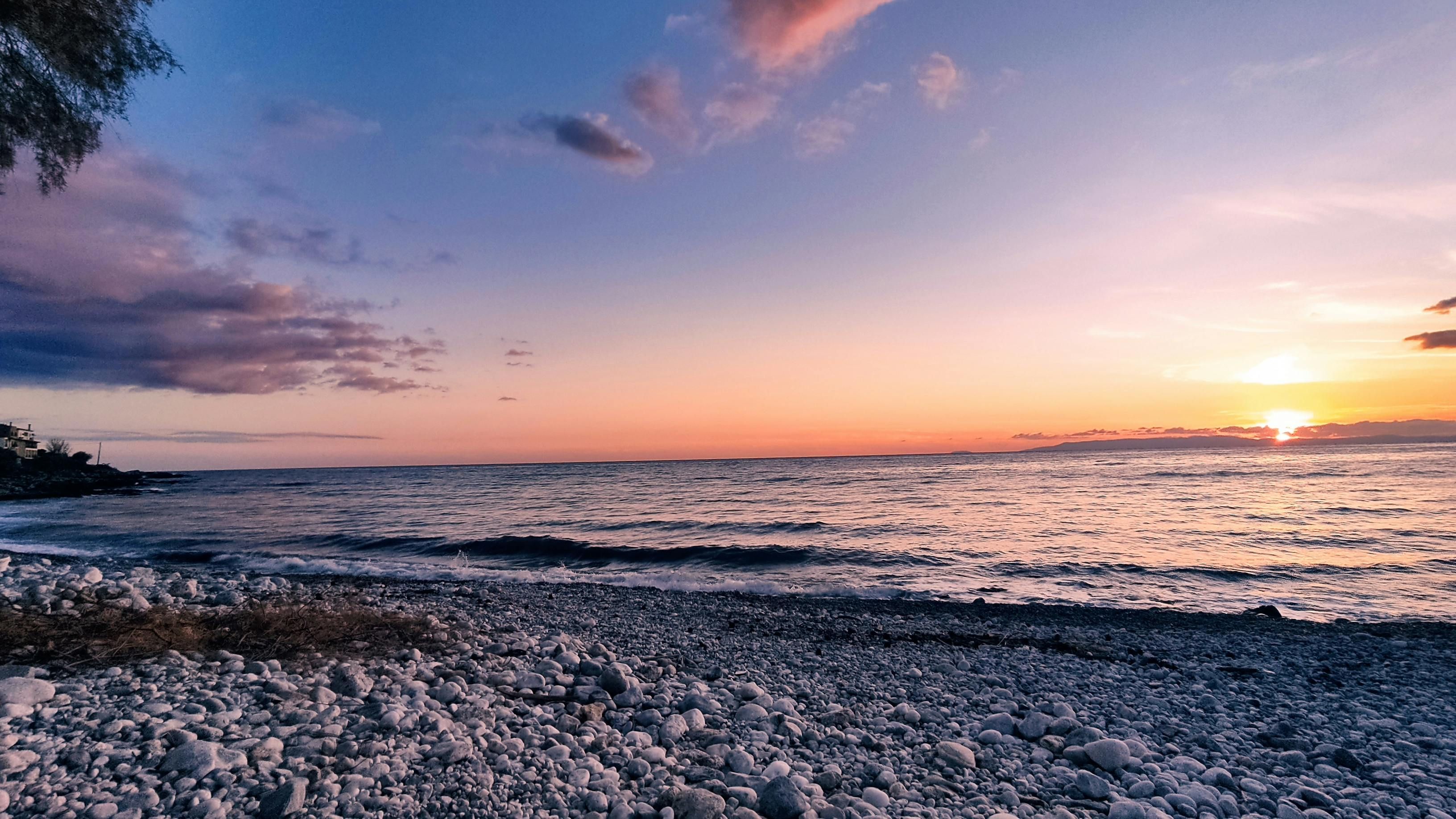Скрытый остров в Греции считают лучшим за Санторини - отдых на Пелопоннесе