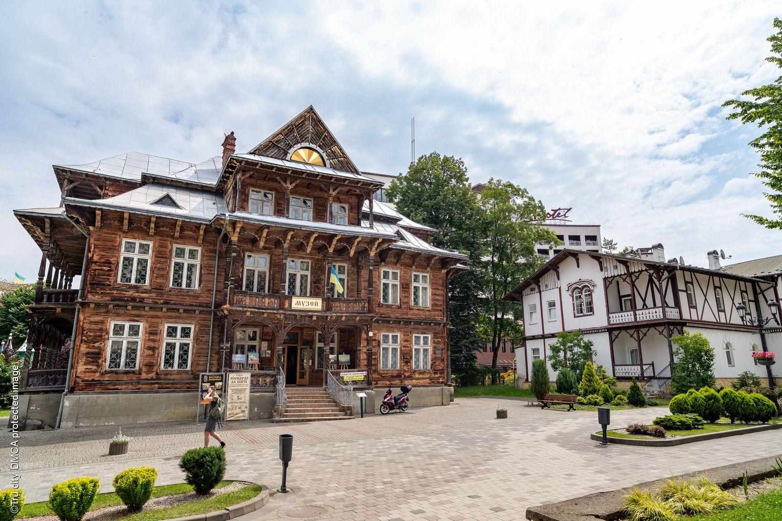 Місто на Львівщині, де збереглося багато історичних вілл - Travel