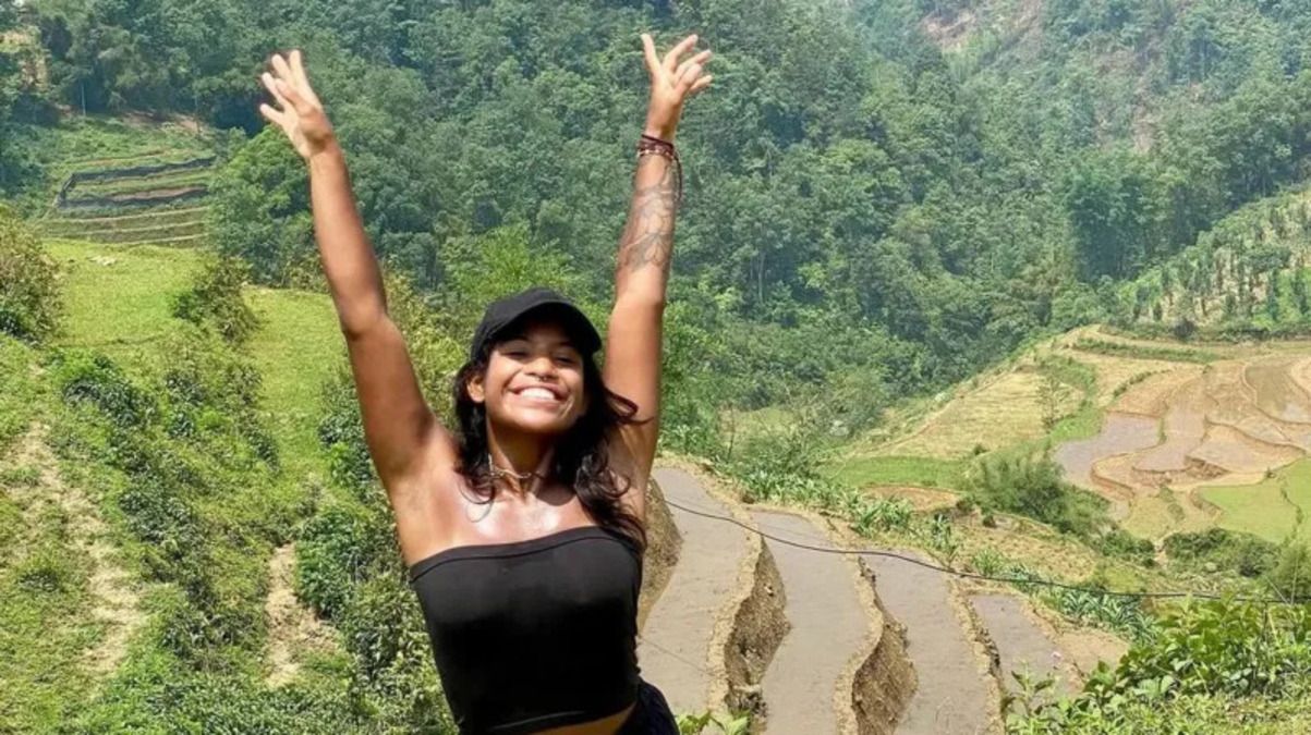 Туристка впала біля кратера вулкана й перебуває там вже кілька днів - що сталося - Travel