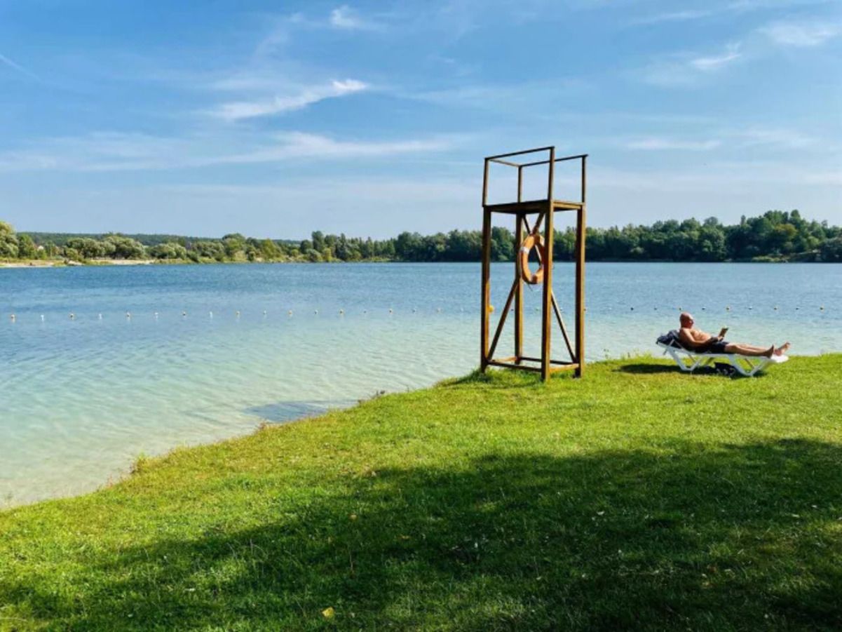 Блакитне озеро біля Києва - де відпочити на пляжі неподалік від столиці - Travel Блакитне озеро біля Києва - де відпочити на пляжі неподалік від столиці - Travel