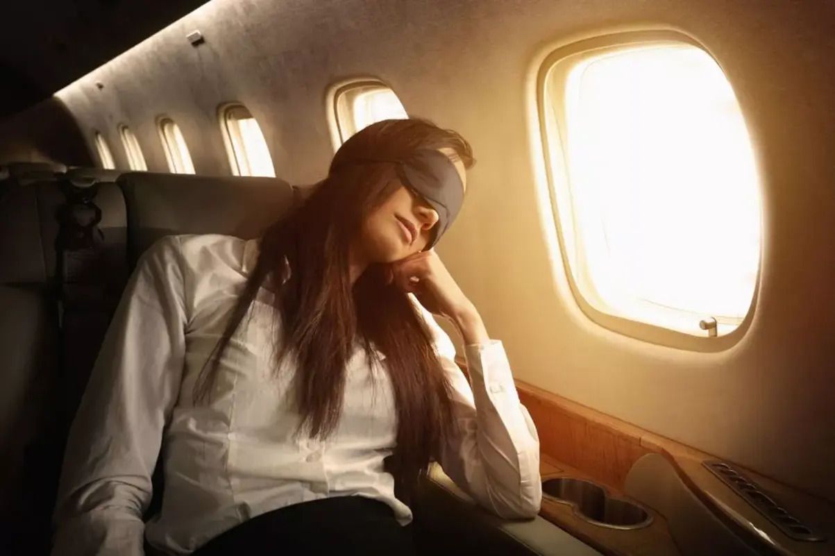 Сон під час польоту - коли краще спати, а коли - утримуватися - Travel Сон під час польоту - коли краще спати, а коли - утримуватися - Travel