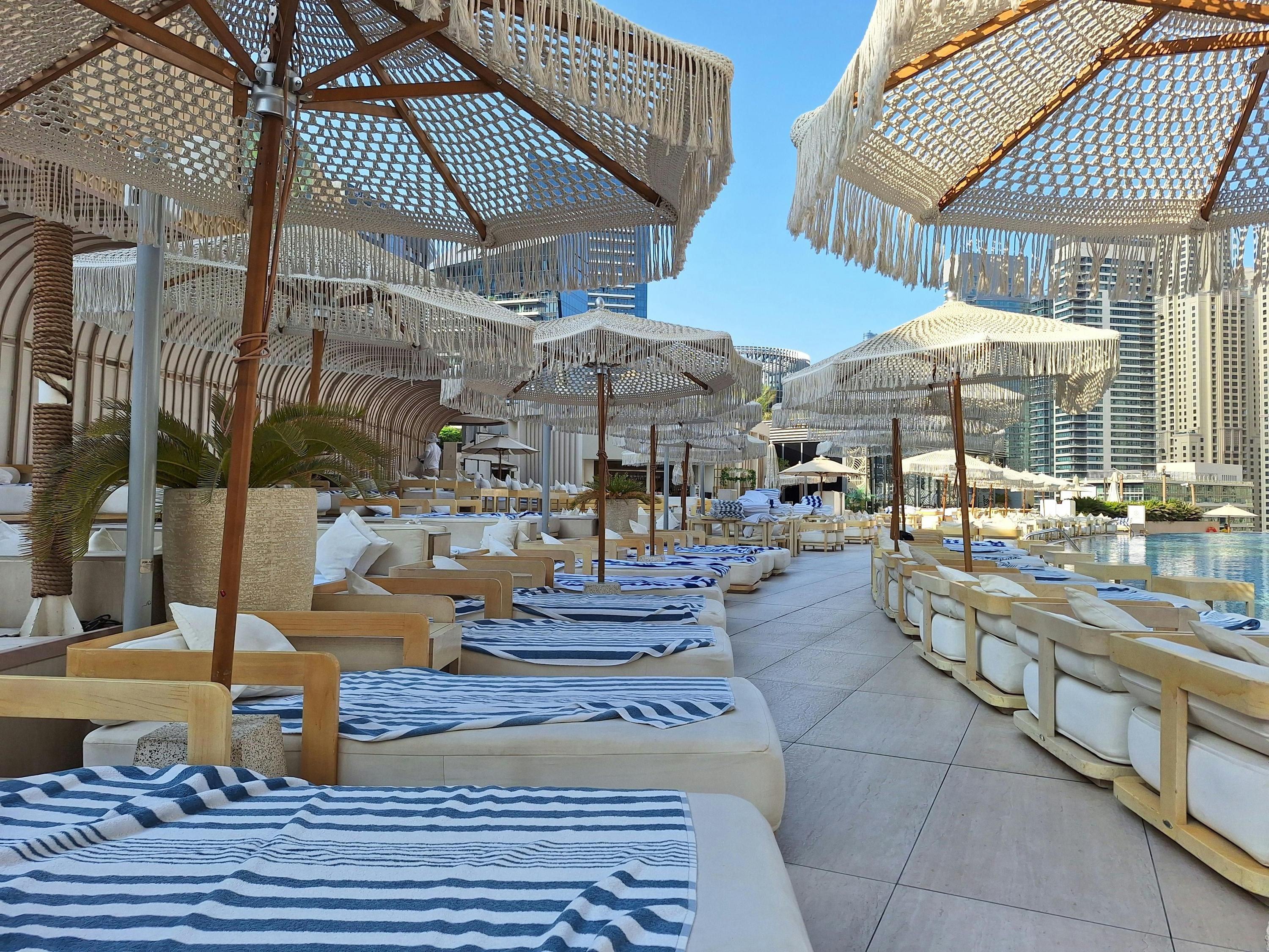 Туристы в Европе бегут наперегонки, чтобы занять шезлонг - эпические видео - Travel Туристы в Европе бегут наперегонки, чтобы занять шезлонг - эпические видео - Travel