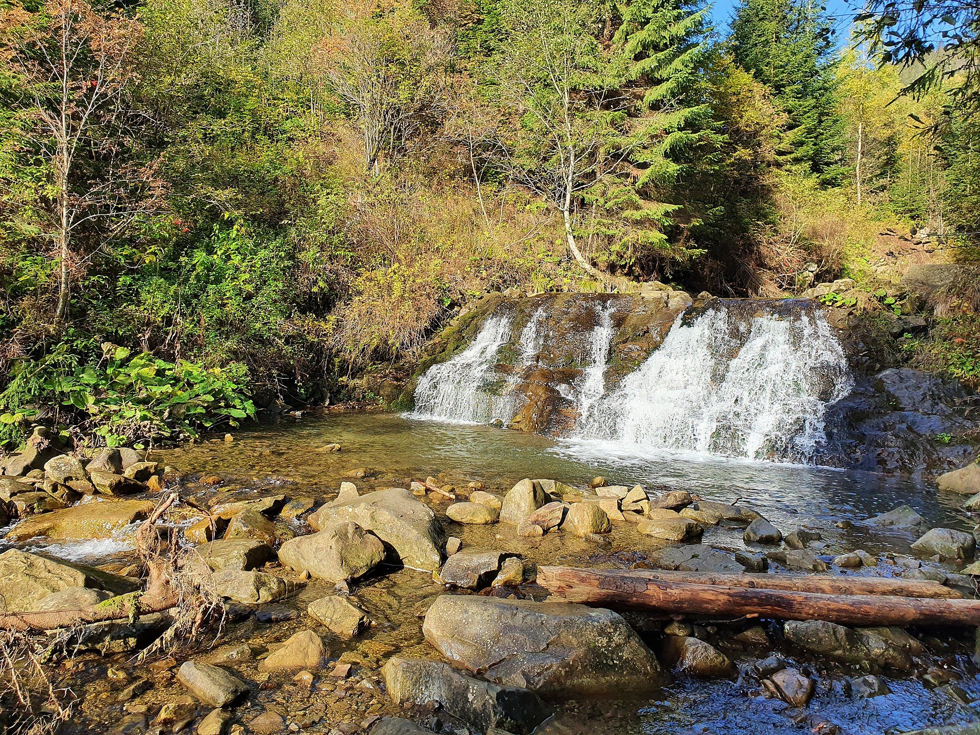 Живописный водопад возле Буковеля, о котором мало кто знает - Travel Живописный водопад возле Буковеля, о котором мало кто знает - Travel