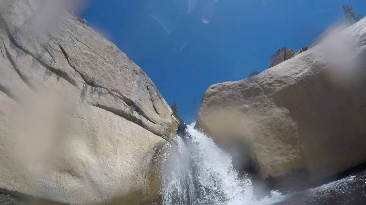 Путешественника затянул водопад, и он пробыл за потоком два дня - как турист выжил - Travel Путешественника затянул водопад, и он пробыл за потоком два дня - как турист выжил - Travel