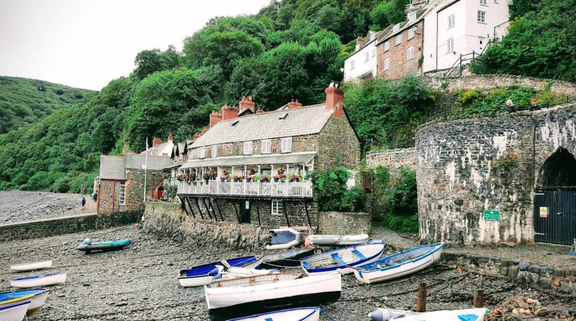 Село Кловелли в Великобритании застыло во времени - почему здесь нет автомобилей