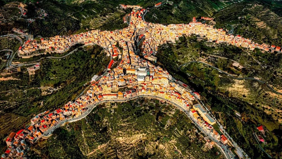 Центуріпе на Сицилії - де розташоване унікальне село у формі людини - Travel Центуріпе на Сицилії - де розташоване унікальне село у формі людини - Travel