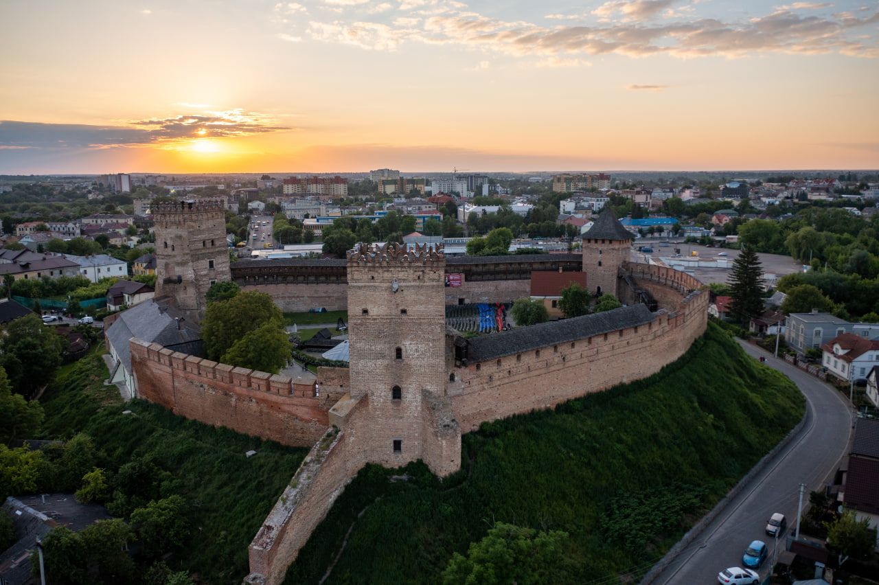 Фортеці, замки та міські легенди: місця, які розповідають історії Фортеці, замки та міські легенди: місця, які розповідають історії