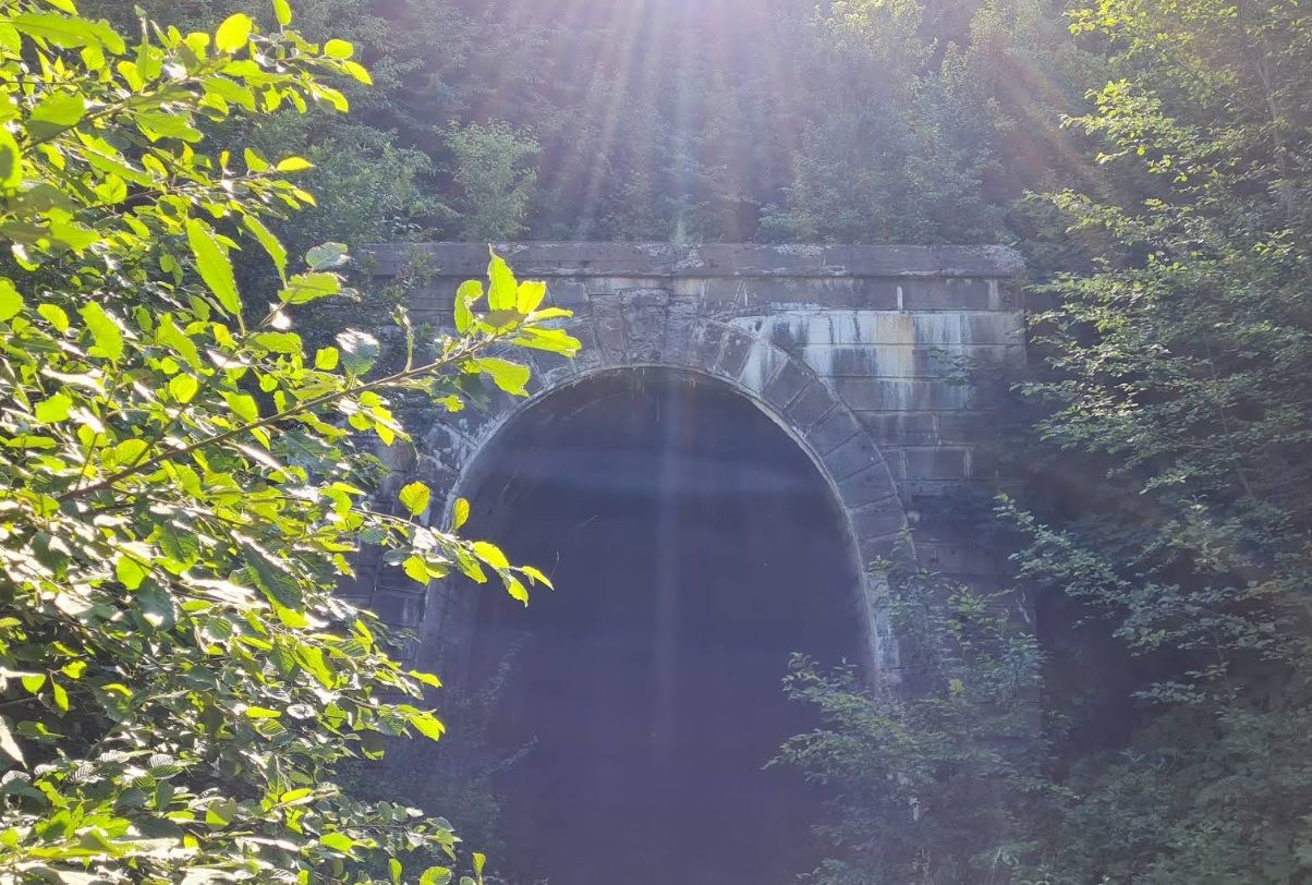 Покинутий тунель у Карпатах - що відомо та де знаходиться тунель на Закарпатті - Travel Покинутий тунель у Карпатах - що відомо та де знаходиться тунель на Закарпатті - Travel