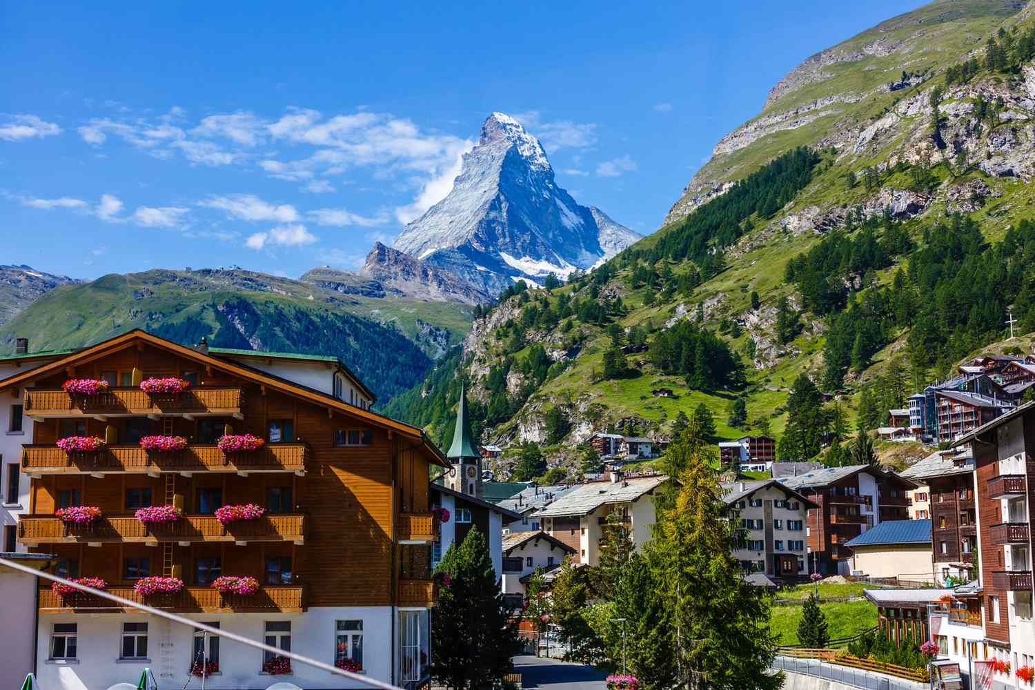 Село в Швейцарии, где есть самый большой ледниковый дворец в мире и виды на 38 гор - Travel
