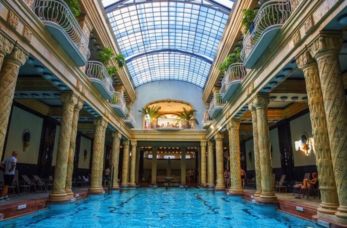 В Будапеште закрывают купальни Геллерт В Будапеште закрывают купальни Геллерт