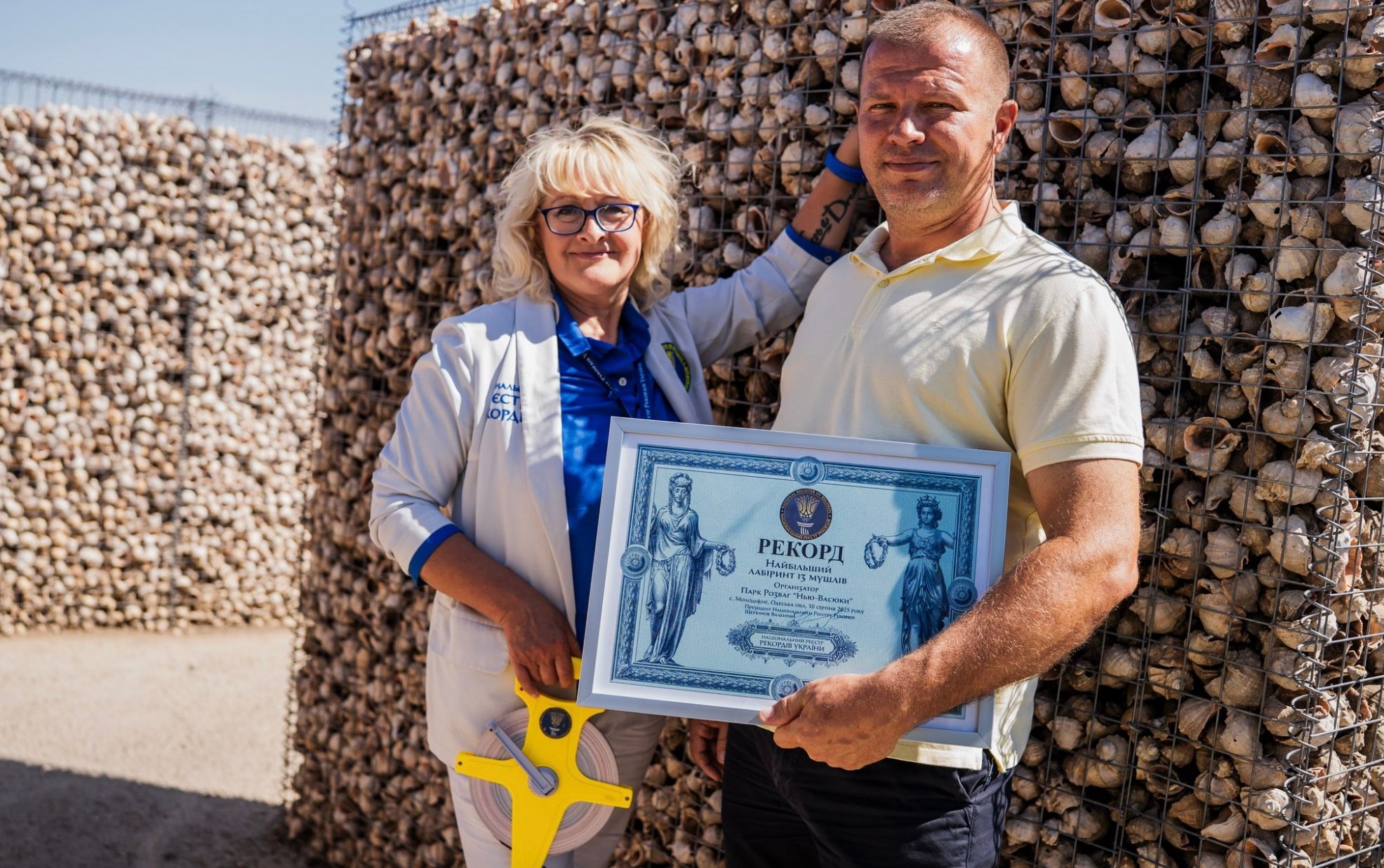 В Одессе открыли самый длинный лабиринт из ракушек рапанов