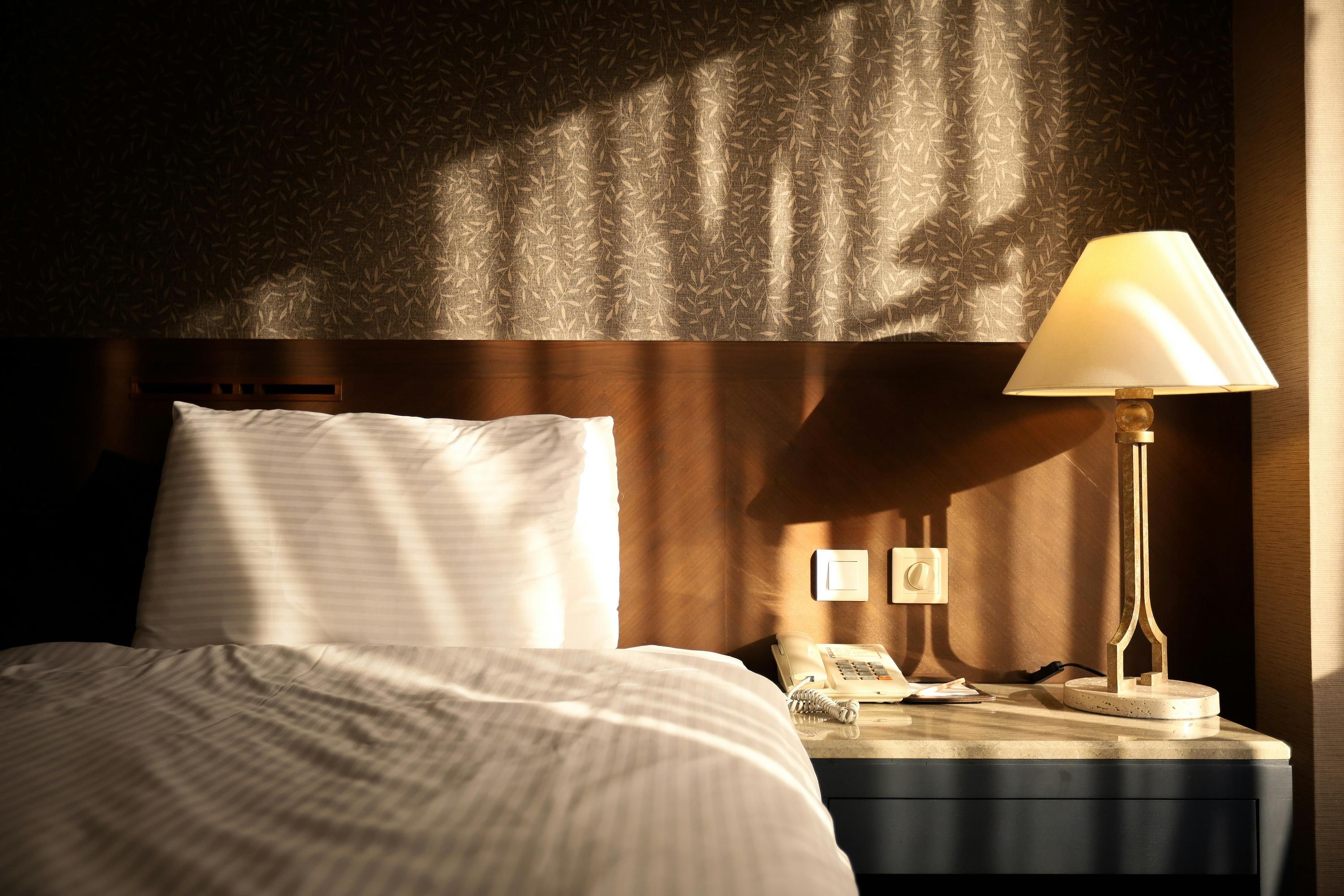 Які "red flag" у готелі свідчать про загрозу