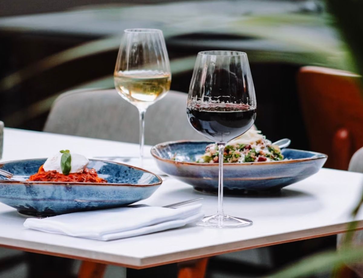 Как рестораны Парижа обманывают туристов дешевым вином Как рестораны Парижа обманывают туристов дешевым вином