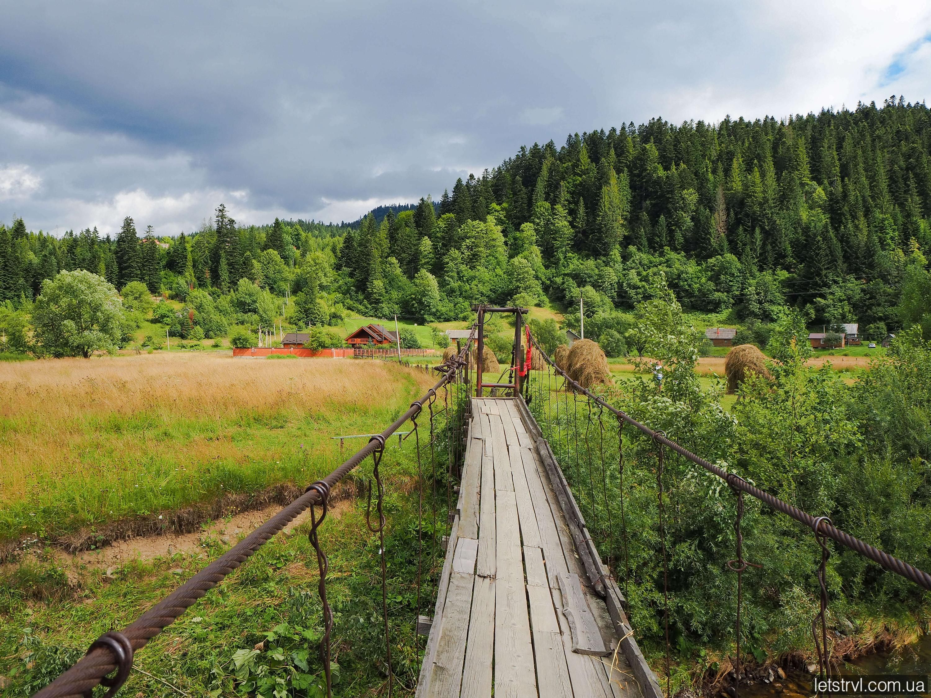 Де в Україні є найдовше село і чим вражає його історія