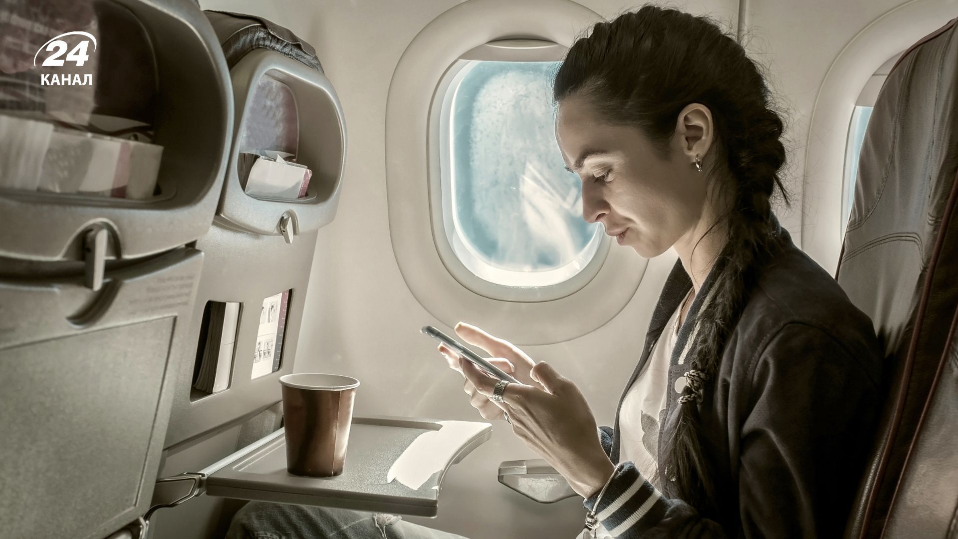 Як отримати більше місця для ніг у літаку без доплат?