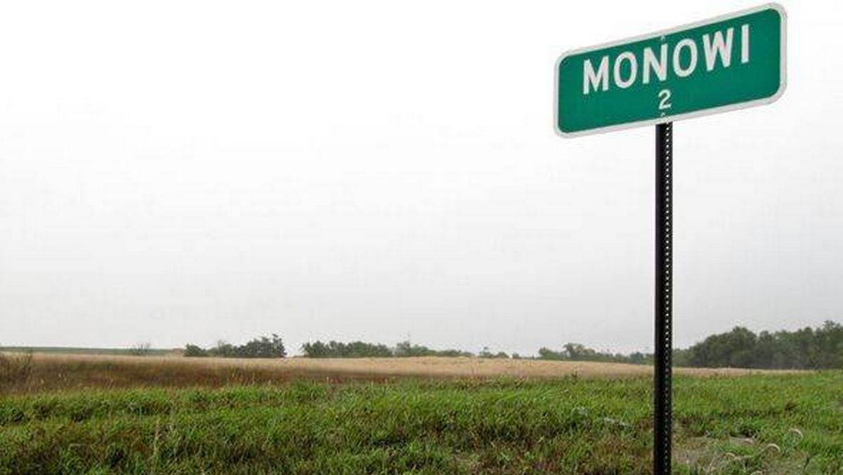 В Монове живет только один человек В Монове живет только один человек