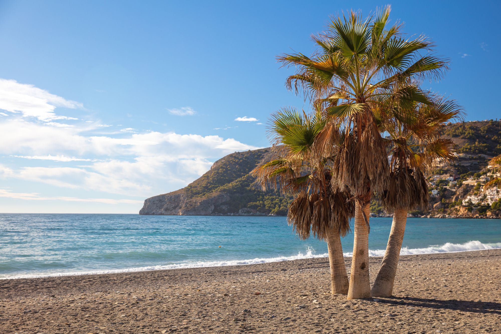 Малоизвестный курорт в Испании с 18 пляжами – где он расположен и что известно