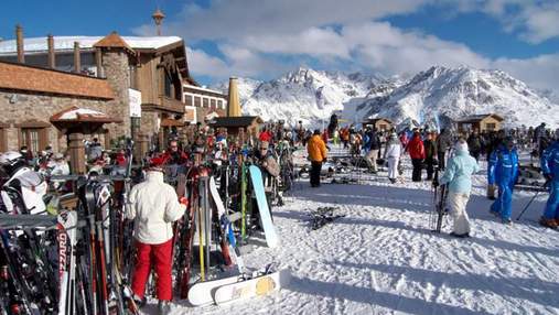 Ажиотаж туристов: в Австрии закрывают горнолыжные курорты