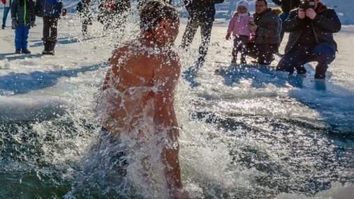 "Буковель" скасував водохресний Фестиваль моржів: чи можна буде купатися туристам