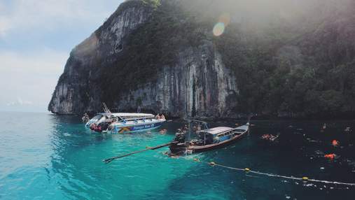 Курортний острів Таїланду буде приймати туристів, попри найсерйозніший спалах COVID-19