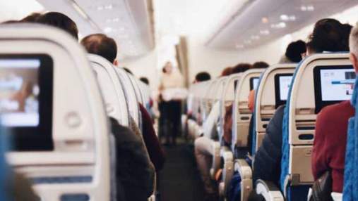 8 секретов стюардесс, о которых пассажиры даже не догадываются 