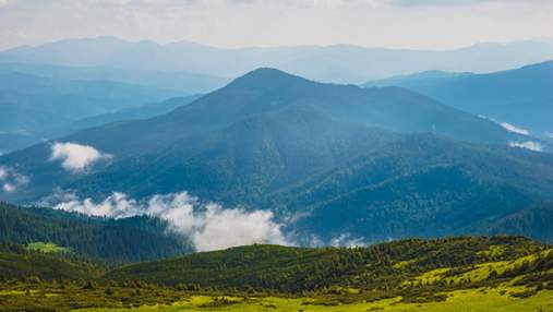 Найпопулярніші вершини Українських Карпат: які гори варто підкорити цього літа