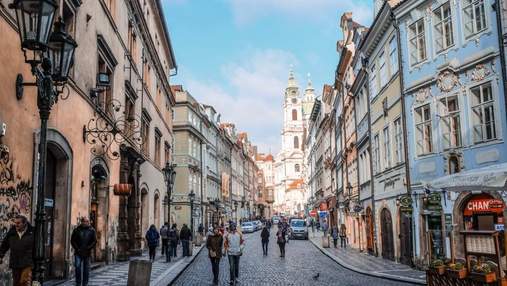 На вулицях Праги заборонили популярну розвагу серед туристів: з чим це пов'язано